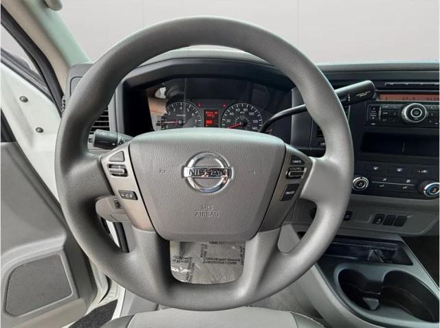2016 Nissan 3500 SV V8