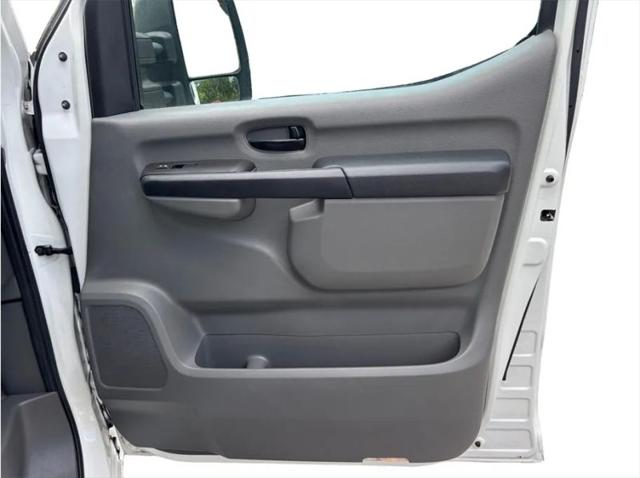2016 Nissan 3500 SV V8