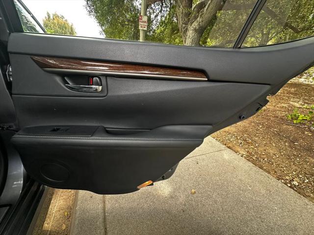 2015 Lexus ES 350 Crafted Line