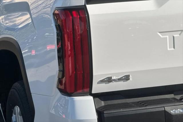 2026 Toyota Tundra SR5 CrewMax 5.5' Bed