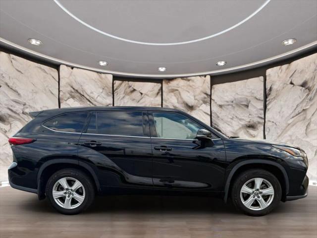2021 Toyota Highlander LE