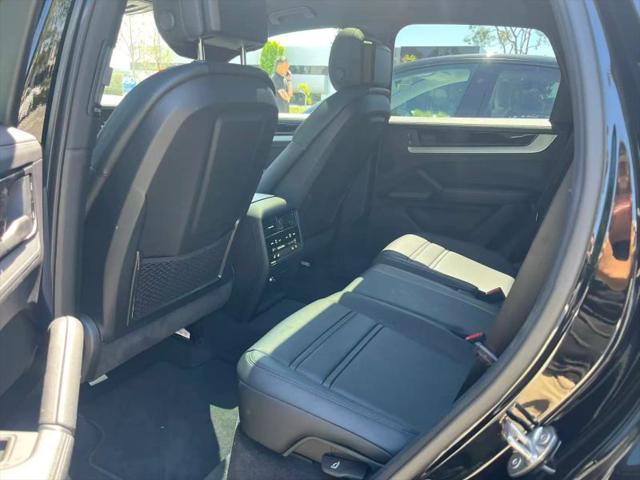 2024 Porsche Cayenne Base