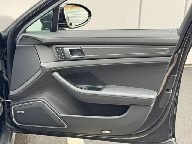 2023 Porsche Panamera Platinum Edition