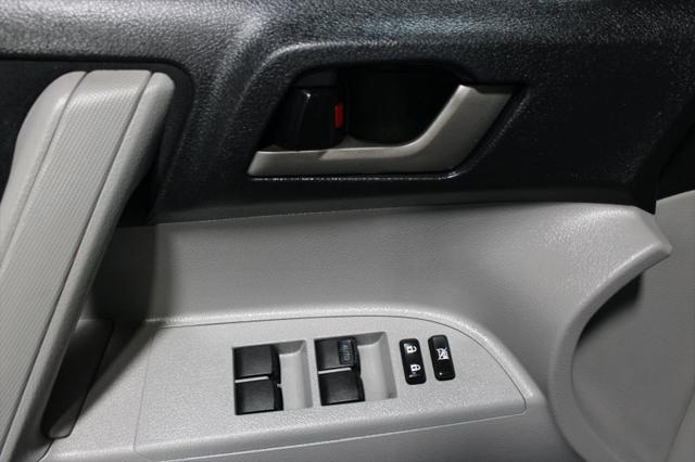 2011 Toyota Highlander Base V6