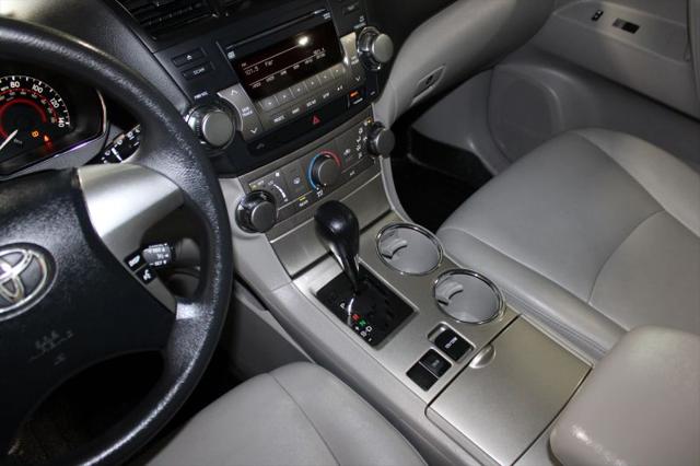 2011 Toyota Highlander Base V6