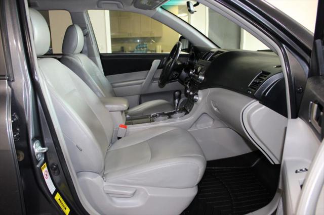 2011 Toyota Highlander Base V6