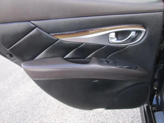 2012 INFINITI M37 M37
