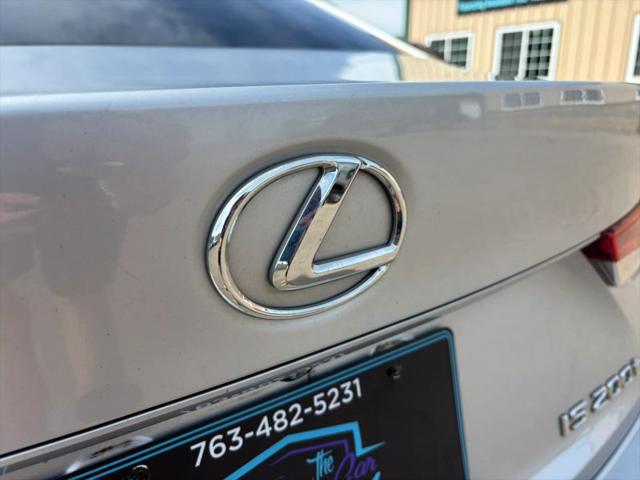 2017 Lexus IS 200t 200t