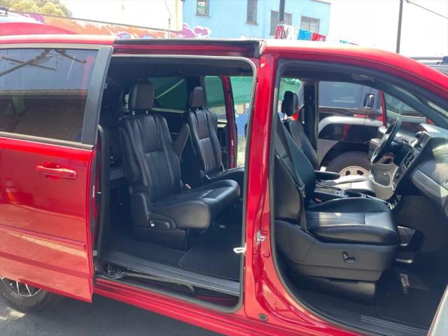 2016 Dodge Grand Caravan R/T