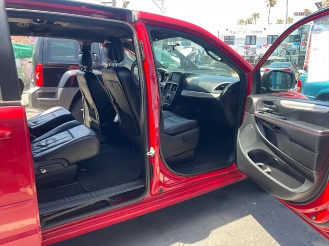 2016 Dodge Grand Caravan R/T