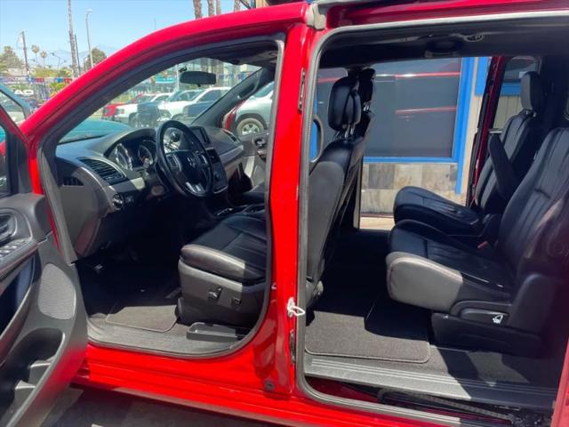 2016 Dodge Grand Caravan R/T