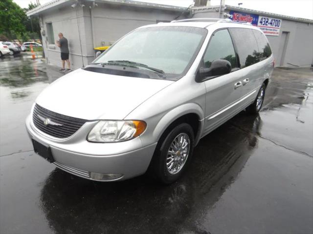 2002 Chrysler Town & Country Limited