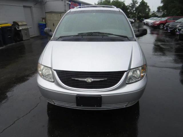 2002 Chrysler Town & Country Limited