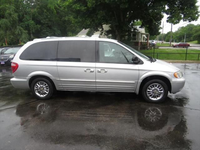 2002 Chrysler Town & Country Limited