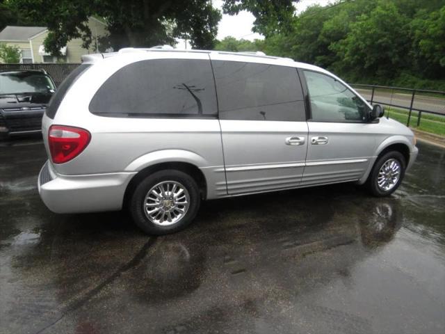 2002 Chrysler Town & Country Limited