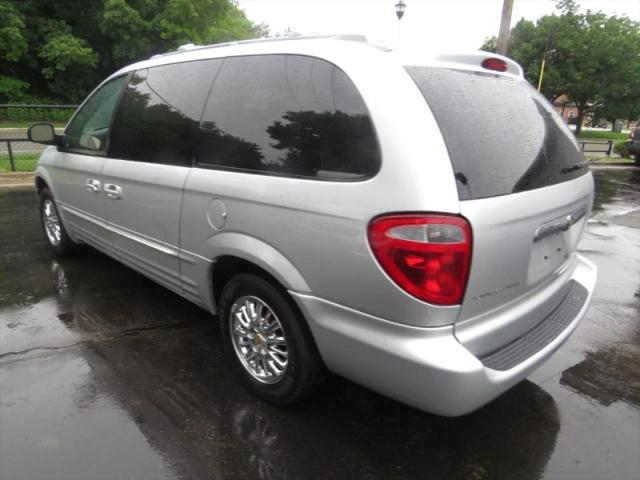 2002 Chrysler Town & Country Limited