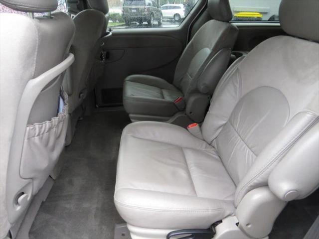 2002 Chrysler Town & Country Limited