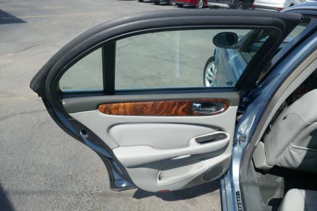 2004 Jaguar XJ XJR