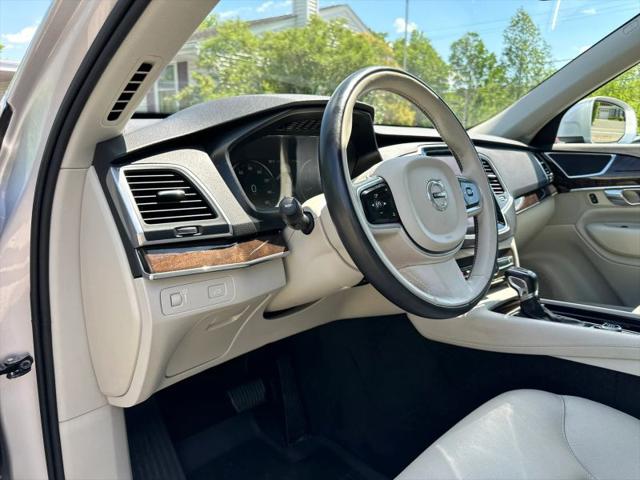 2019 Volvo XC90 T6 Momentum