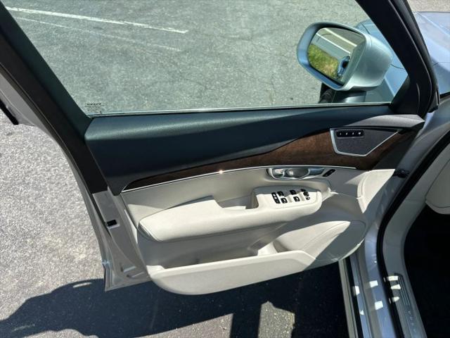 2019 Volvo XC90 T6 Momentum