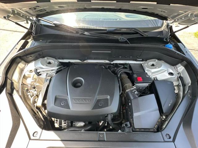 2019 Volvo XC90 T6 Momentum