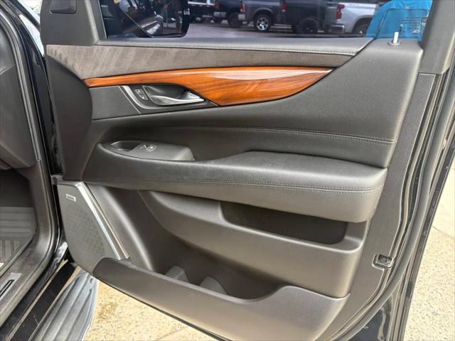 2018 Cadillac Escalade ESV Luxury