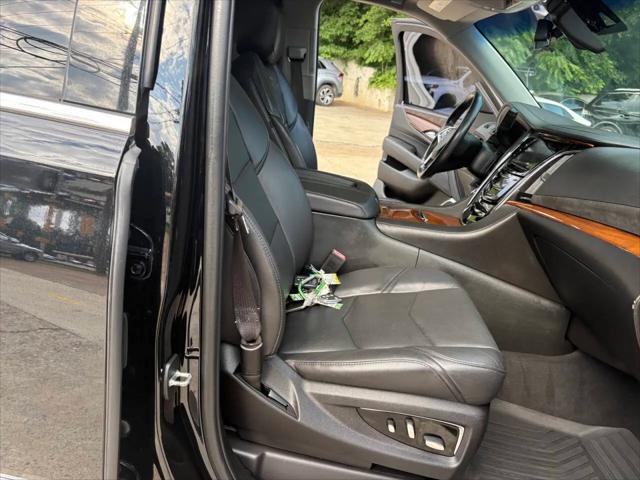 2018 Cadillac Escalade ESV Luxury