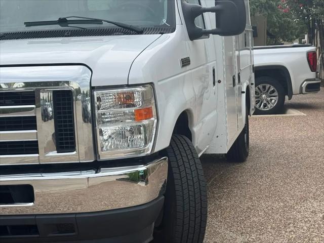 2021 Ford E-350 Cutaway Base