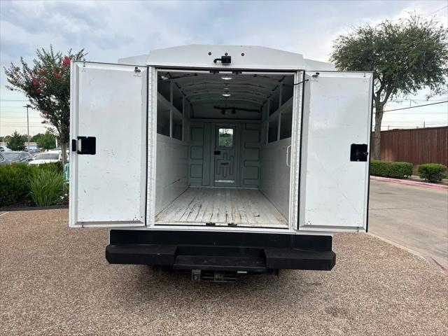 2021 Ford E-350 Cutaway Base