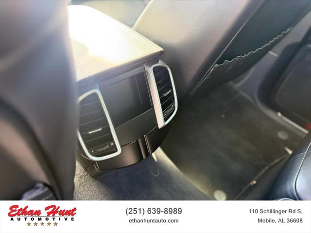 2016 Porsche Cayenne Base