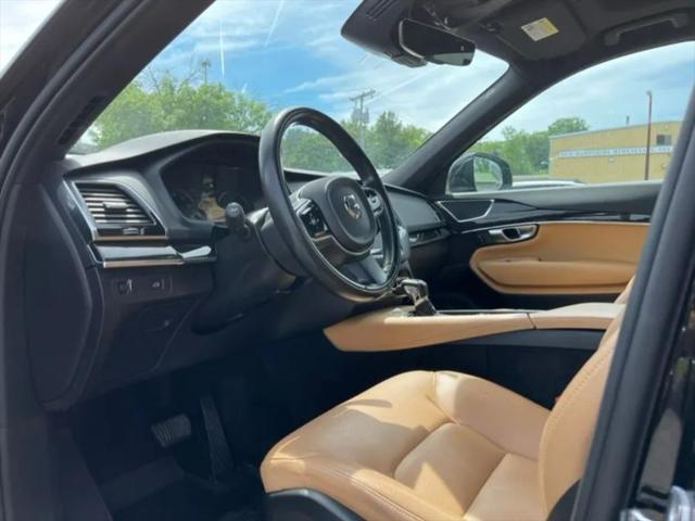 2018 Volvo XC90 T6 Momentum