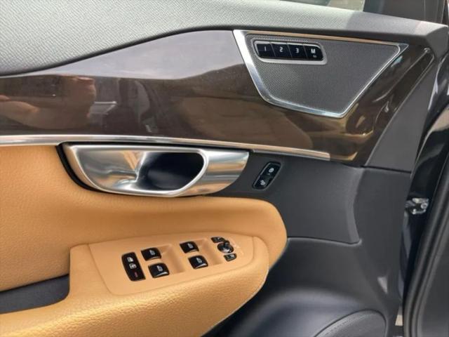 2018 Volvo XC90 T6 Momentum