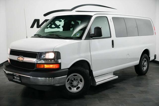 2017 Chevrolet Express LT