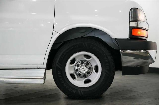 2017 Chevrolet Express LT