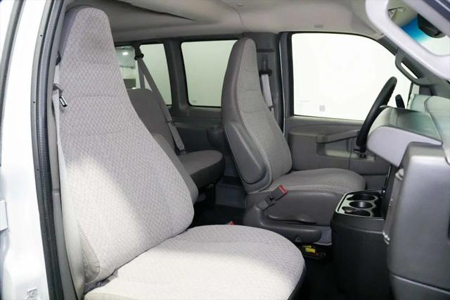 2017 Chevrolet Express LT