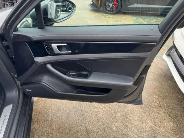 2018 Porsche Panamera 4