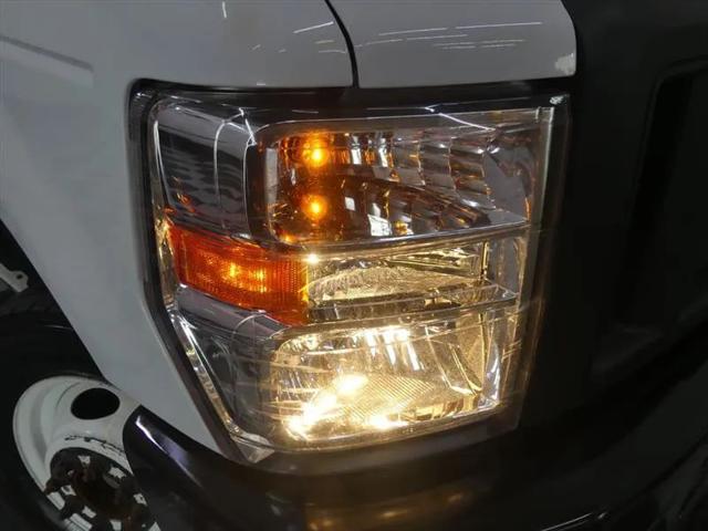 2019 Ford E-350 Cutaway Base