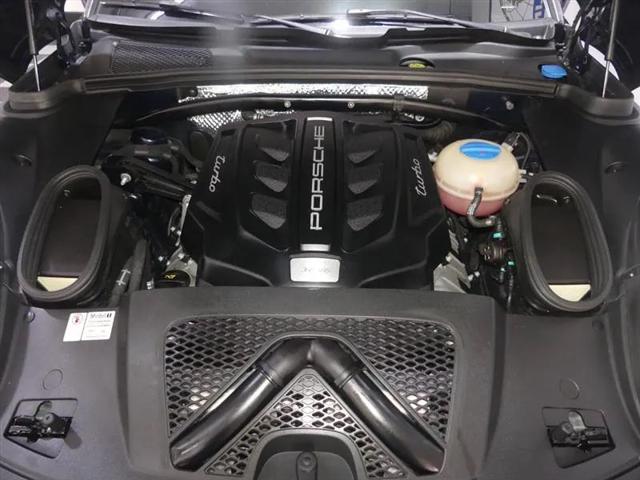 2017 Porsche Macan Turbo