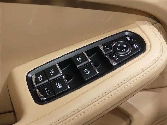 2017 Porsche Macan Turbo