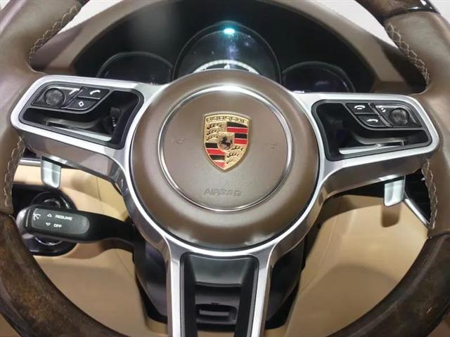 2017 Porsche Macan Turbo