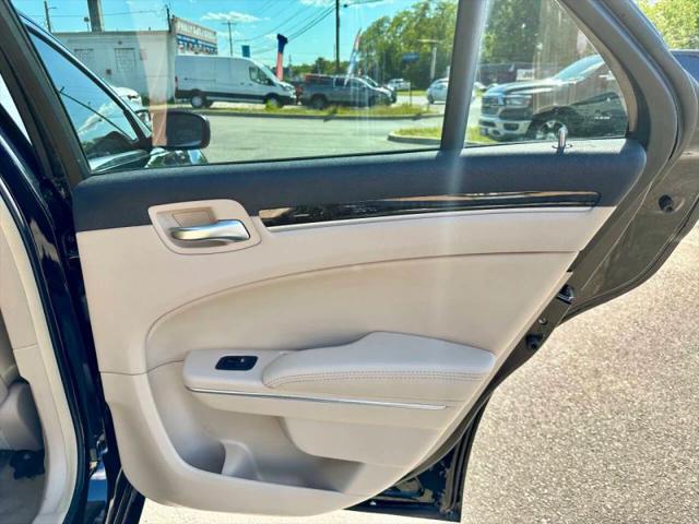 2014 Chrysler 300 300