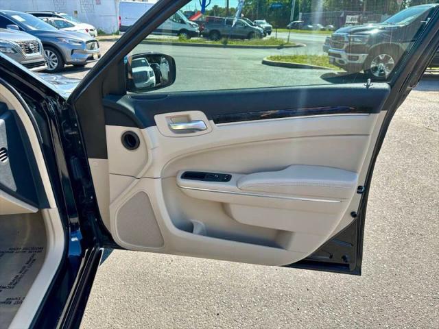 2014 Chrysler 300 300