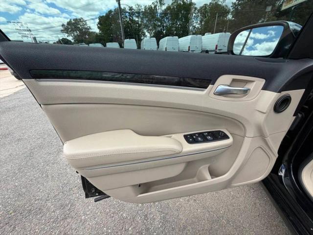 2014 Chrysler 300 300