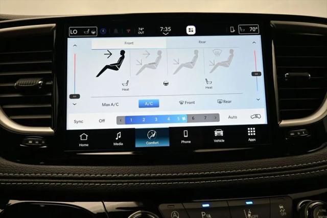 2027 Chrysler Pacifica Select