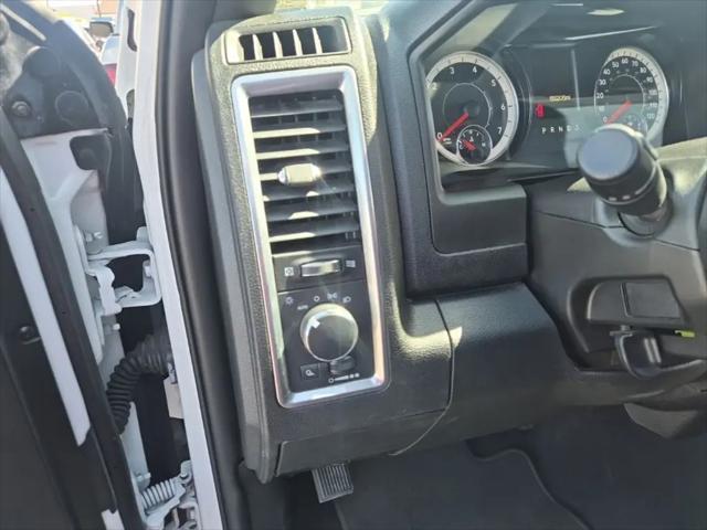 2024 Ram 1500 Classic Warlock Crew Cab 4x4 5'7" Box