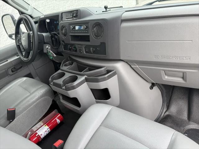 2023 Ford E-350 Cutaway Base