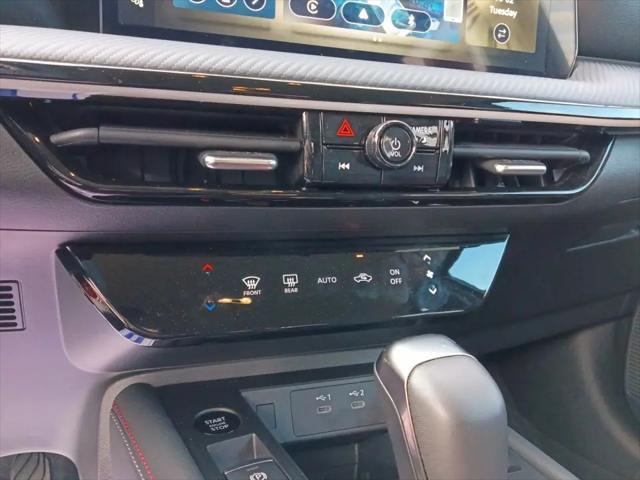 2025 Nissan Kicks SR FWD