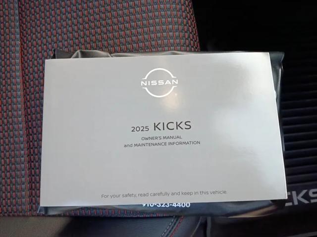 2025 Nissan Kicks SR FWD