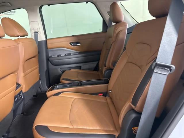 2025 Nissan Pathfinder Platinum 4WD