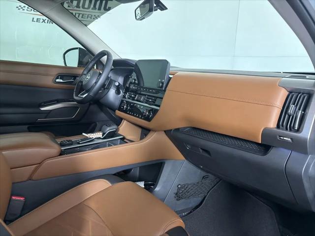 2025 Nissan Pathfinder Platinum 4WD